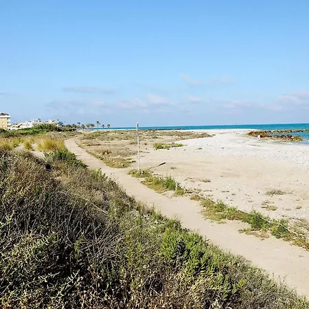 Bluehat Moncofa شقة *