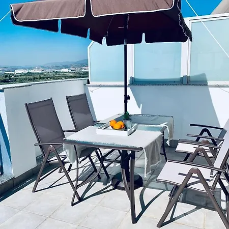 Bluehat Moncofa شقة *